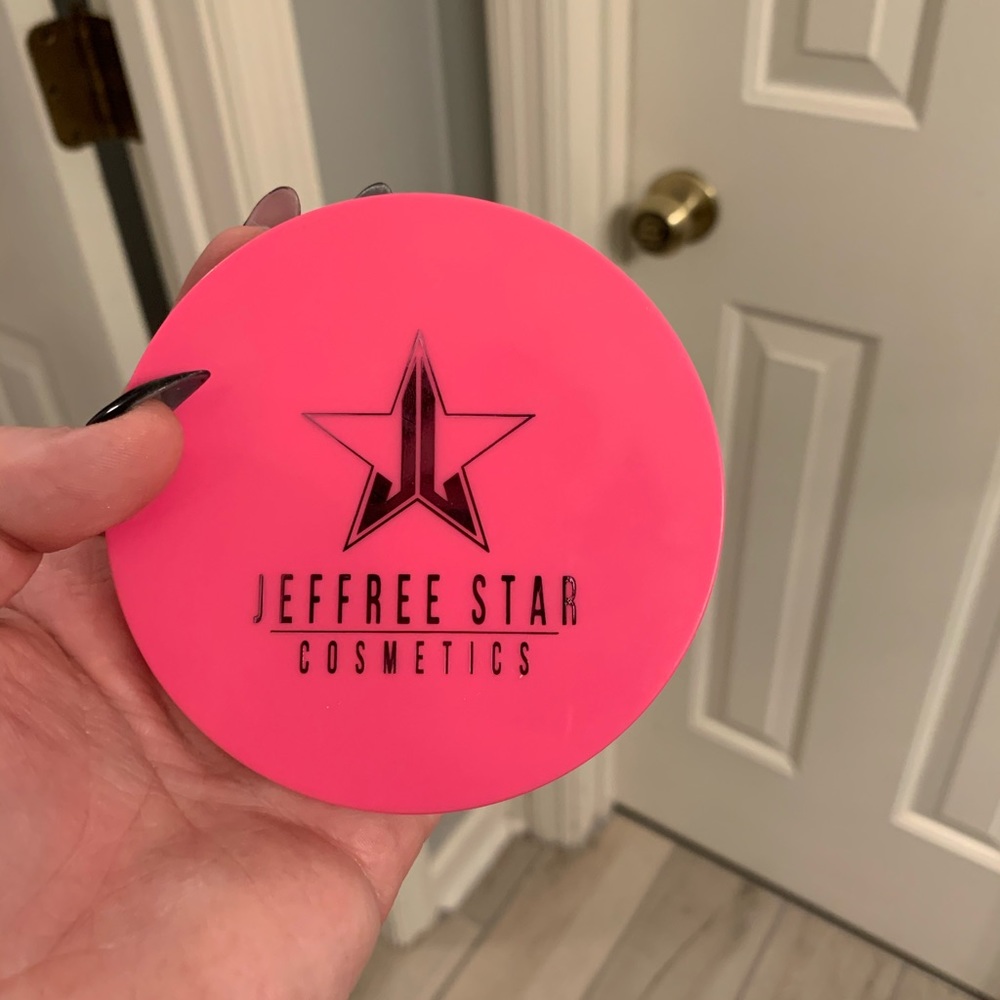 Jeffree Star highlighter